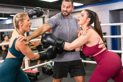Danielle Renae, Raissa Bellini - A Pair Of Knock-Out MILFs